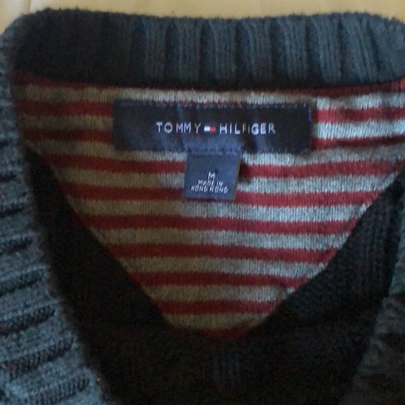 TOMMY HILFIGER SWEATER LOT 2 MENS SIZE MEDIUM M  NAVY BLUE HUNTER GREEN SHIRTS ! - Picture 6 of 7